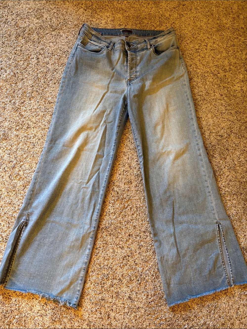 Kut from the Kloth Light Blue Wide Leg Jeans with Front Zips